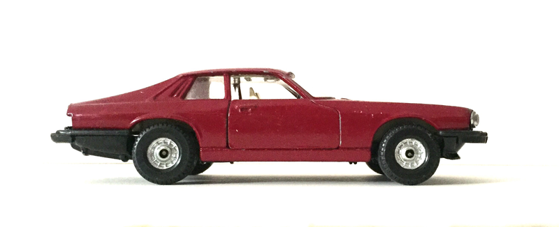 Illustration for article titled Feline Friday: Corgi Toys Jaguar XJS coupeĀ